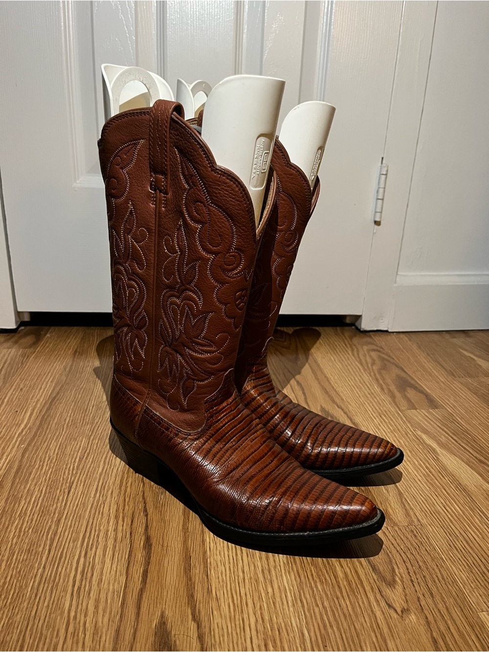 Ariat Chestnut Brown Embossed Leather Western Heeled Boots - Picture 2 of 6